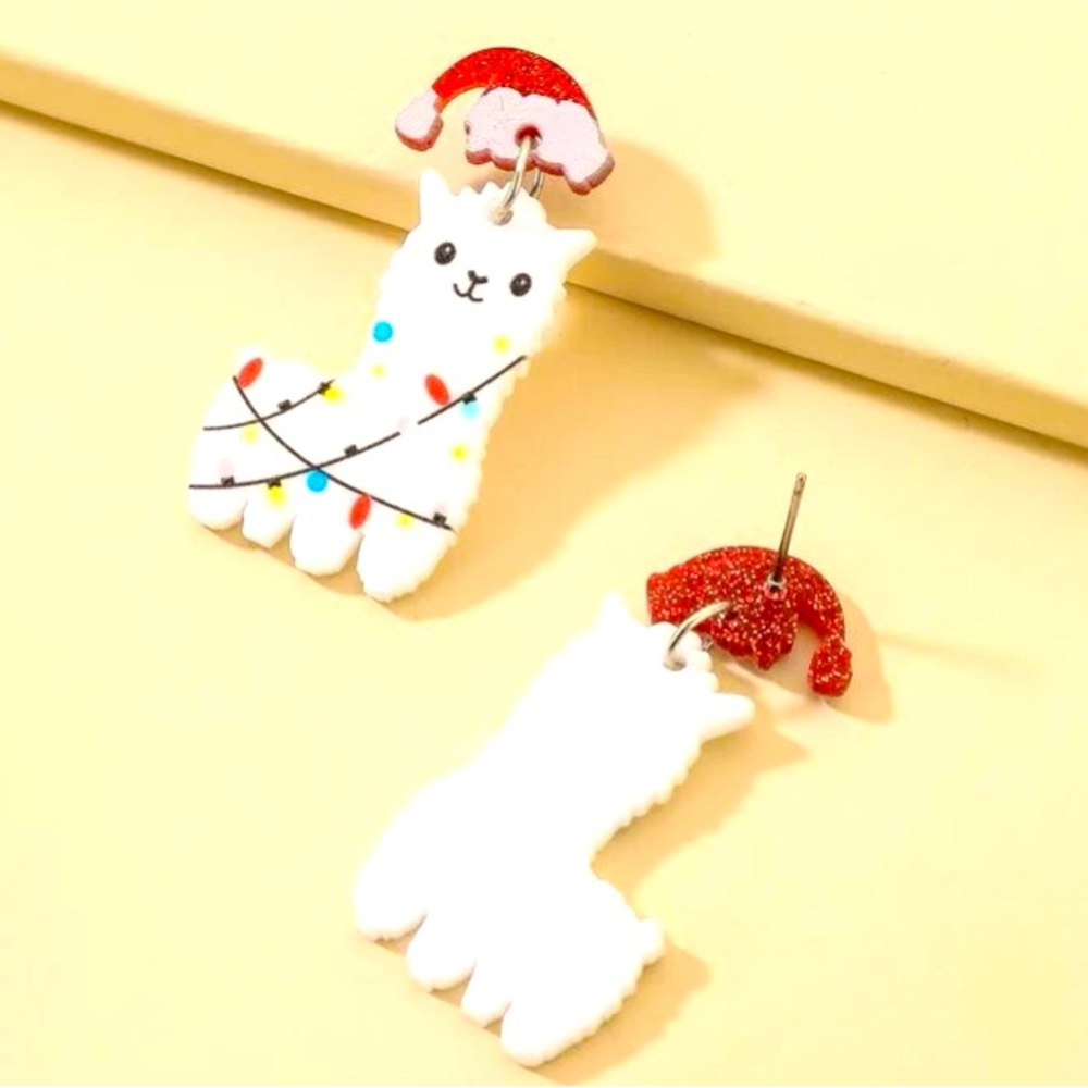 CutieLla’Tootie Llama Earrings - Picture 3 of 3
